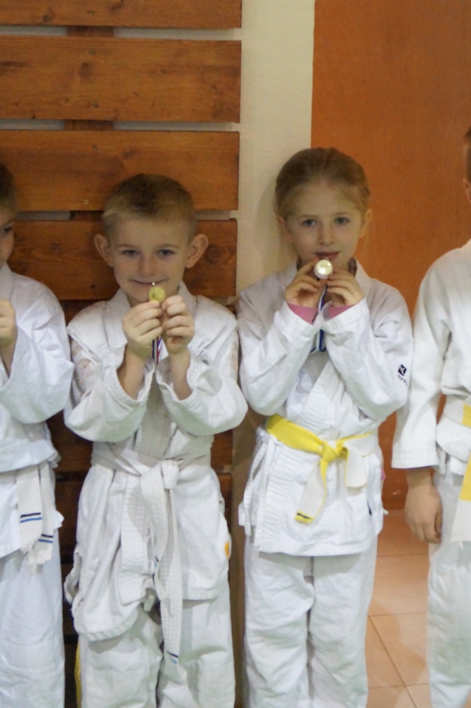 fier de leur médaille